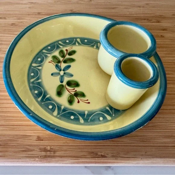 Handcrafted Ceramic Plate Set with Floral Design - Picture 2 of 4